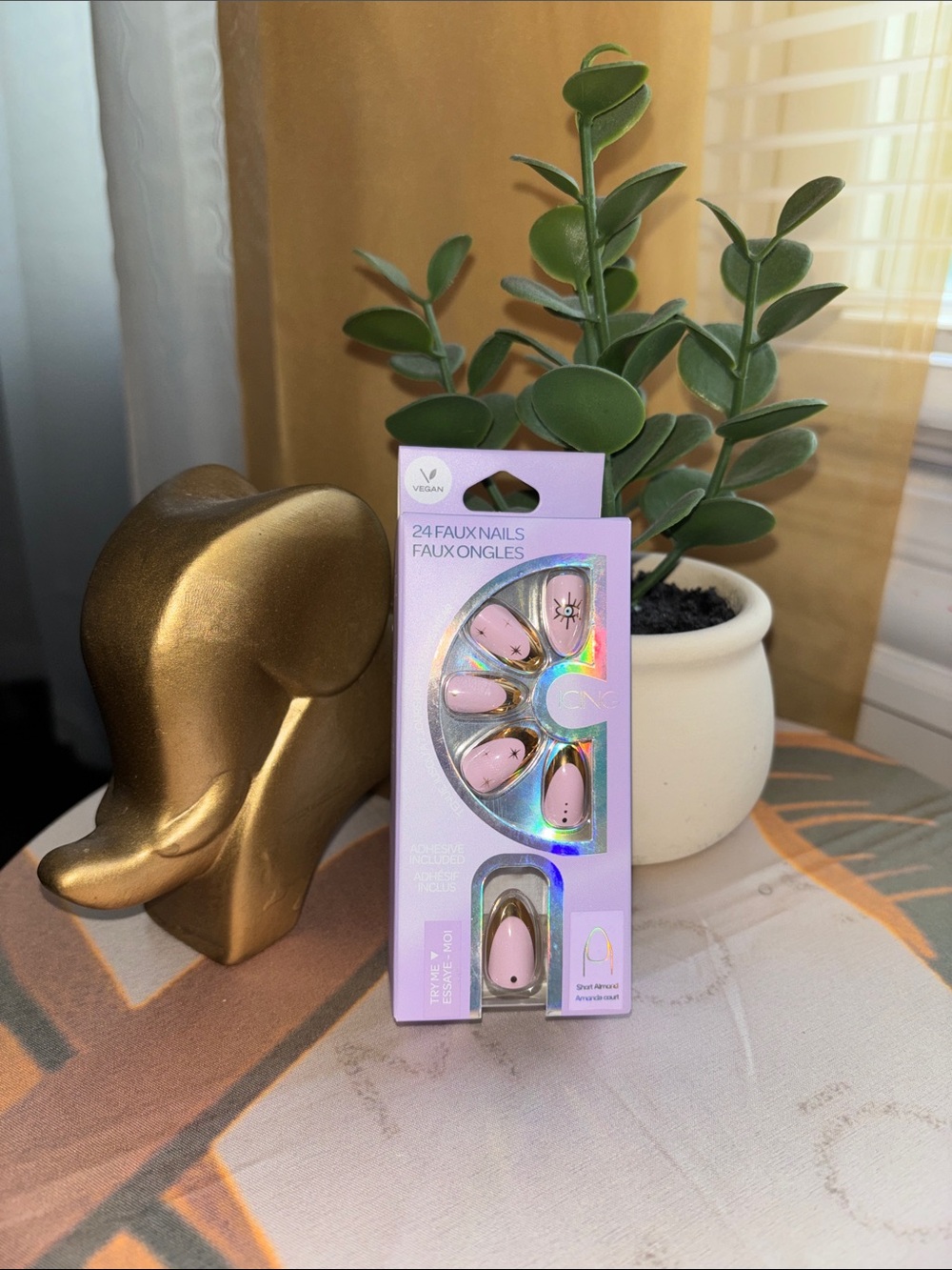 Icing Press-On Nails in Pale Pink with Gold Accents
